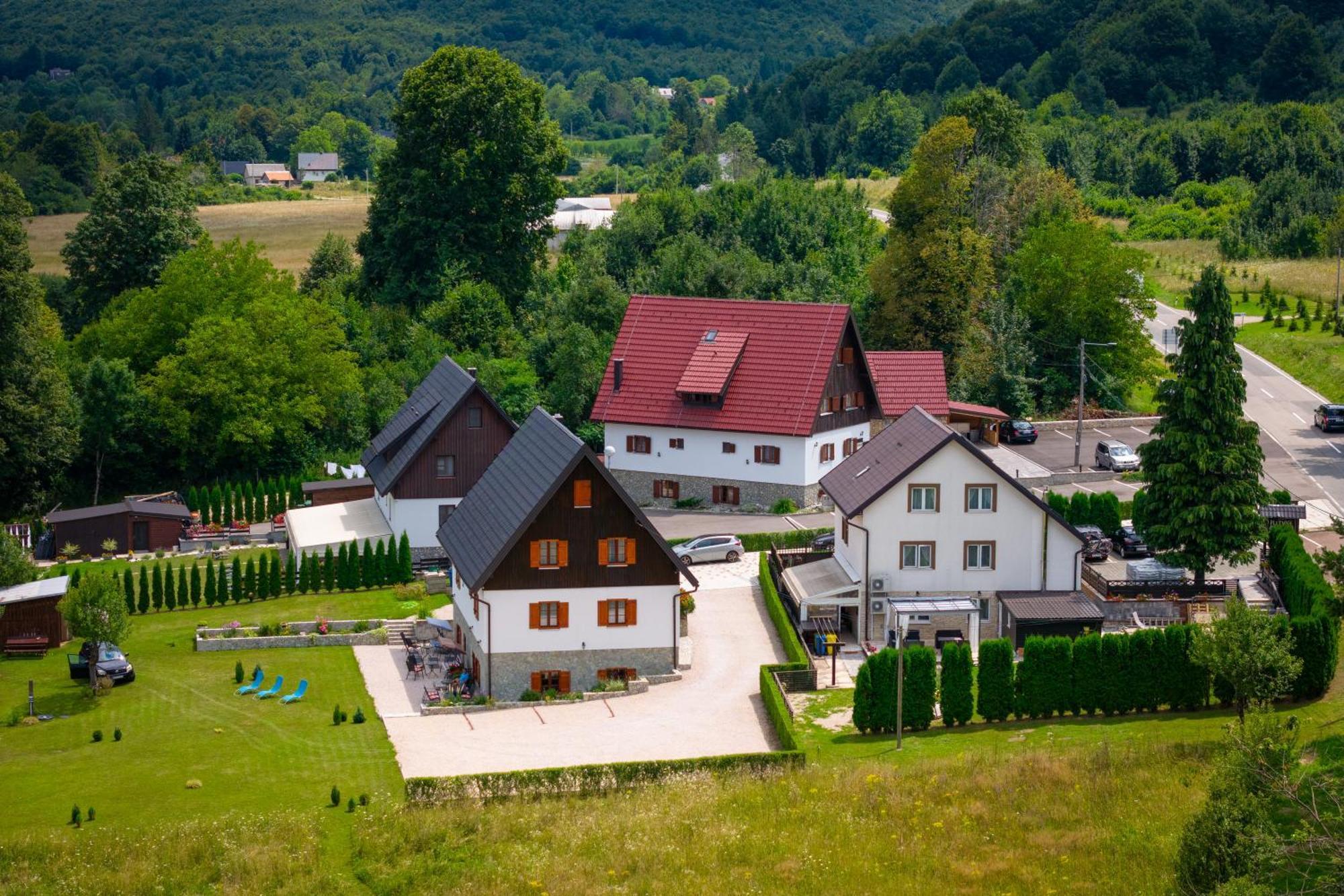 Green Lakes House Hotell Mukinje Eksteriør bilde